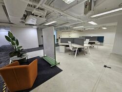 Hsbc Building (D1), Office #558504421